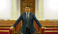 Декларація Разумкова: елітний автопарк, особняк і квартири