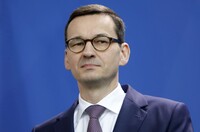 У Білорусі є 10 тисяч мігрантів для «гібридної атаки» на Європу – прем'єр Польщі