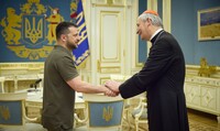 Зеленський зустрівся зі спецпредставником Папи Римського: про що говорили