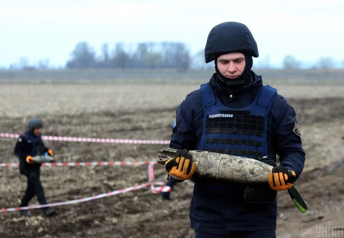Шмигаль анонсував збільшення кількості піротехніків ДСНС та підрозділів з розмінування