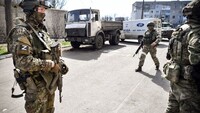 Військовим рф заборонили спілкуватися з жителями окупованих територій – деталі від ЦНС
