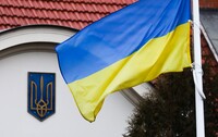 МЗС відновлює консульські послуги для чоловіків за кордоном, але вводить додаткову вимогу