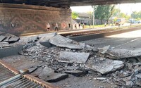 У Києві обвалилася частина Повітрофлотського шляхопроводу – фото