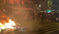 У Франції після виборів почалися масові протести