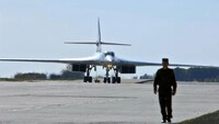 Уразили не лише бомбардувальник: ГУР атакувало НПЗ та три військові аеродроми рф