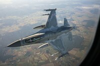Прибуття F-16 в Україну: ЗМІ розповіли, яка країна передала перші літаки