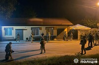 У Хмельницькій області чоловік з автомата розстріляв поліцейських