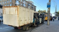 Внаслідок масштабної ДТП з маршруткою у Києві загинула жінка