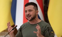 Зеленський запевнив, що влада не тиснутиме на громадян, які виїхали за кордон через війну