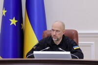 Скандальний «закон про дрова»: Шмигаль заявив, що жодних обмежень на заготівлю «немає і не буде»