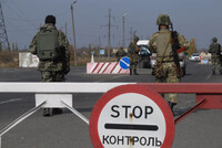 У Яценюка вирішили, як пускати пасажирський транспорт у Крим