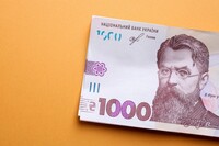Стало відомо, на що українці найчастіше витрачають зимову тисячу гривень