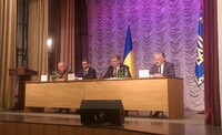 Децентралізація буде закладена в Конституцію найближчим часом, сподівається Порошенко