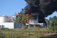 Епопея на нафтобазі під Васильковом триває: зайнялися розгерметизовані ємності