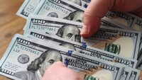 Офіційний курс долара вперше перетнув позначку в 42 гривні