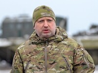 Турчинов обіцяє, що електронні перепустки в зону АТО запрацюють з 7 липня