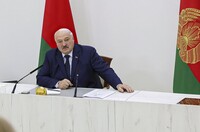 У Білорусі затвердили Лукашенка переможцем «виборів»