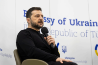 Зеленський про вибори в Україні: це небезпечний формат тиску на нас