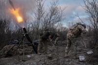 Україна без військової допомоги США зможе вести бойові дії до літа – WSJ