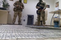 За хабар у півмільйона доларів затримані чиновники ГПУ і київської прокуратури