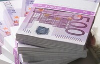Україна отримала перший транш від Британії із заморожених активів рф