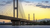 У Києві для проїзду автомобілів частково відкрили Південний міст