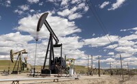 Ціна нафти Brent впала нижче 65 доларів вперше з 2021 року
