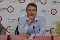 Поки Яценюк у США обіцяє інвестиції, великі компанії йдуть з ринку України – експерт