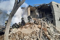 У Костянтинівці під завалами знайшли тіла двох загиблих внаслідок авіаудару рф