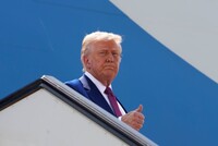 Трамп анонсував телефонні переговори з путіним та Зеленським