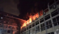 У російському Петербурзі спалахнула пожежа на стратегічному заводі