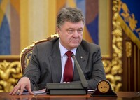 Путін може почати наступ на кількох напрямках – Порошенко