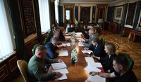 «Погодили конкретні рішення»: Зеленський провів нараду щодо санкцій проти росії
