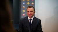 Кабмін звільнив мовного омбудсмена Креміня