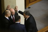 Після секретного наказу Президента Турчинов знову заговорив про воєнний стан