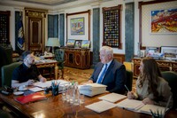 Зеленський призначив 16 нових послів України