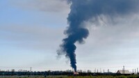 Росію вночі масовано атакували дрони, під ударом опинилися НПЗ та військові заводи