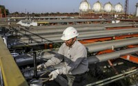Індійські НПЗ знову призупинили закупівлю російської нафти після мит Трампа – ЗМІ