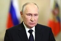 Став відомий склад делегації, яка вирушить з путіним на Аляску