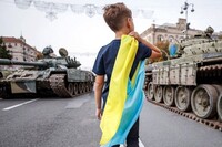 Скільки українців на четвертий рік війни з рф вірять у перемогу: соцопитування