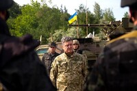 Порошенко: окрім Криму, ворог планував «аншлюс» ще 8 областей