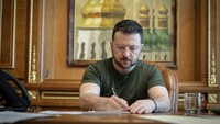 Зеленський підписав укази про продовження і введення нових санкцій: на кого вони спрямовані