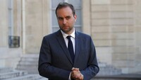 Прем'єр Франції Лекорню подав заяву про відставку