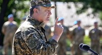 Україна витрачає на армію в 40 разів менше, ніж Росія – Порошенко