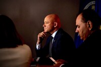 СБУ повідомила подробиці припинення Труханову громадянства України і показала його паспорт рф