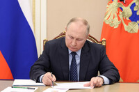 Путін підписав закон про постійний військовий призов у рф
