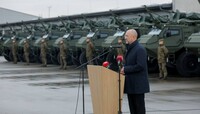 Україна отримала від Латвії понад 20 бронетранспортерів Patria та розвідувальні машини
