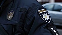 У Києві начальник відділення поліції зник із арештованими коштами, його затримали в іншій області