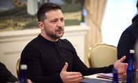 Зеленський про нові контракти для війських: базова зарплата планується на рівні 50-60 тисяч грн