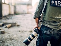 Уряд розпочинає виплати у випадку загибелі або поранення журналістів під час виконання обов’язків